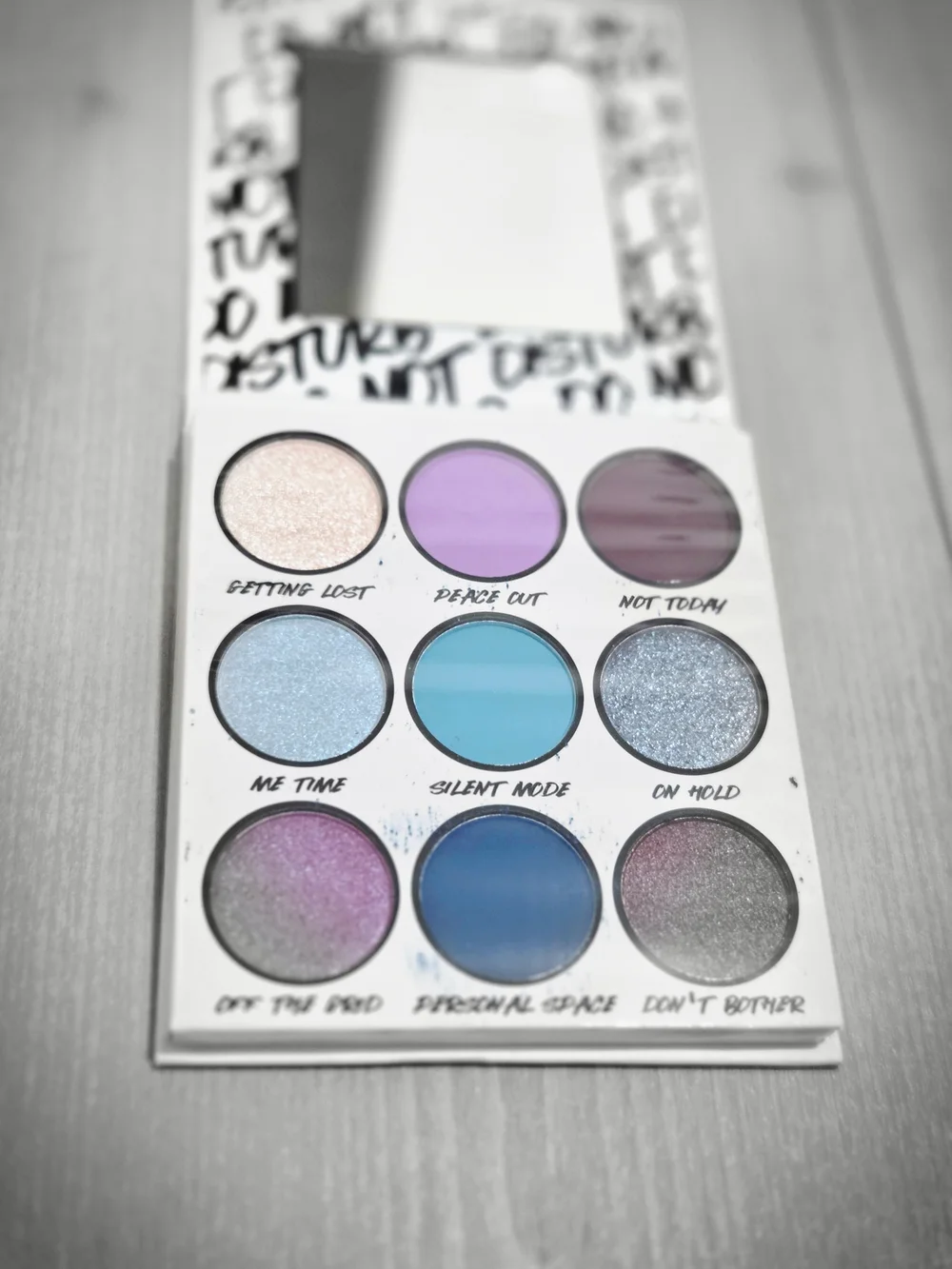 BH Cosmetics Do Not Disturb Violet & Blue Eyeshadow Palette -